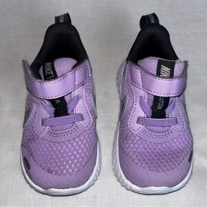 Purple Nike Tennis Shoes